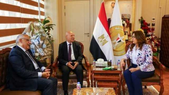 وزيرة التنمية تبحث إعادة المظهر الحضاري لشوارع مصر الجديدة