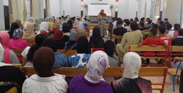 استعداداً للامتحانات.. إقبال طلاب الشهادة الإعدادية بأسيوط على المراجعات النهائية