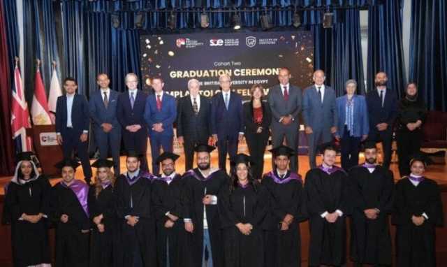 الجامعة البريطانية تحتفل بتخرج الدفعة الثانية من برنامج زمالة زراعة الأسنان بالتعاون مع جامعة شيفيلد