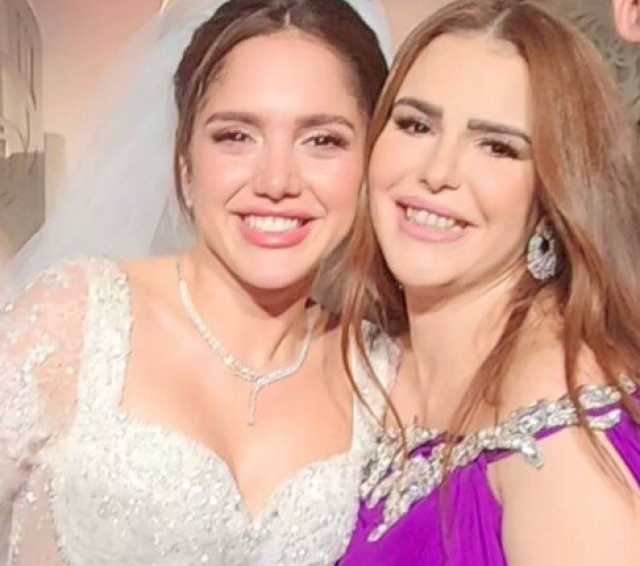 دنيا عبد العزيز توجه رسالة لـ رنا رئيس بمناسبة حفل زفافها «صور»