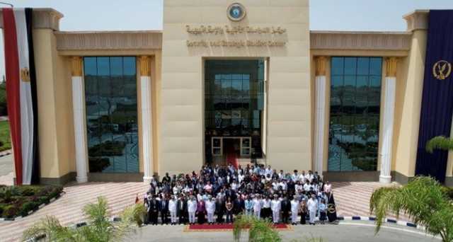 أكاديمية الشرطة تستقبل الشباب المشاركين بمنحة ناصر للقيادة الدولية