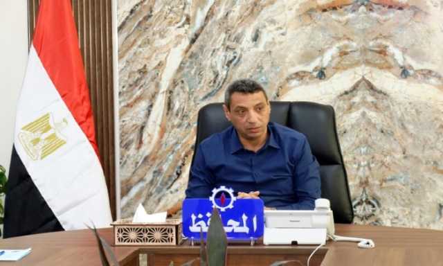 محافظ السويس في اجتماعه الأسبوعي: التعاون أساس النجاح.. والتنسيق لإنجاز أي مهام