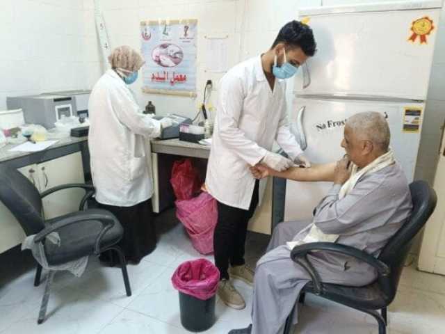 تحاليل وأشعة وتثقيف صحي.. خدمات متكاملة قدمتها قافلة «صحة المنيا» لأهالي النويرات