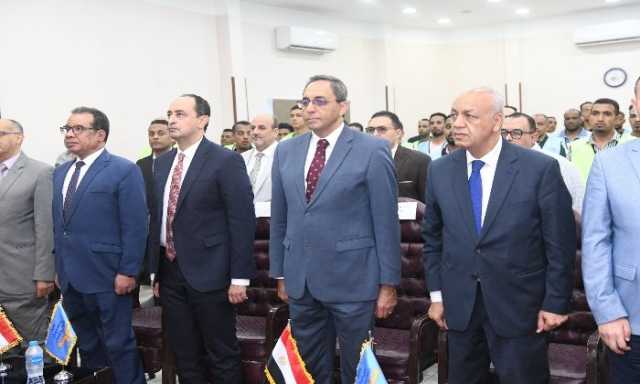 محافظ قنا يتفقد مركز 'عزيمة' ويشارك في تخريج 100 متعافٍ من الإدمان