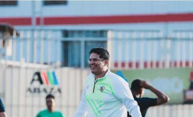 الرمادي يعقد جلسة مع لاعبى الزمالك بعد تأجيل معسكر الإسماعيلية