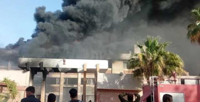 أول صور لحريق مصنع بلاستيك بالمنطقة الصناعية الثالثة في أكتوبر