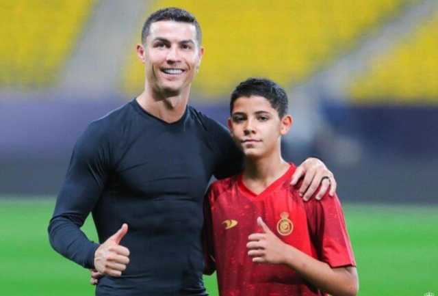 كريستيانو رونالدو يحتفل بمشاركة نجله الأولى مع منتخب البرتغال