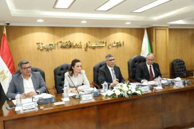 محافظ الجيزة بشدد على إقامة أسواق اليوم الواحد لتوفير السلع للمواطنين بأسعار مخفضة