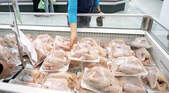 التموين: تخفيض سعر كيلو الدواجن المجمدة بالمجمعات الاستهلاكية إلى 125 جنيهًا