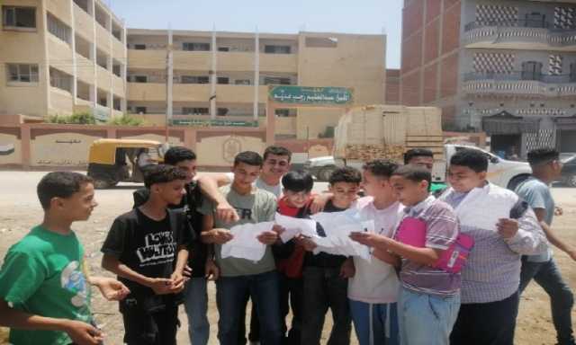 ارتياح بين طلاب الشهادة الإعدادية الأزهرية بالشرقية عقب أداء امتحان مادتى القرآن الكريم والكمبيوتر