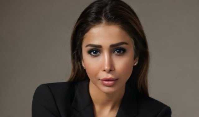 الموت يفجع الفنانة أروي في والدتها «صورة»