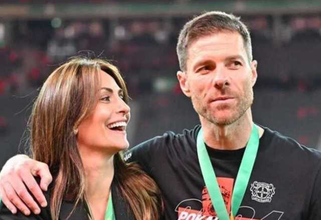 زوجة تشابي ألونسو تودع ليفركوزن قبل الانتقال إلى مدريد