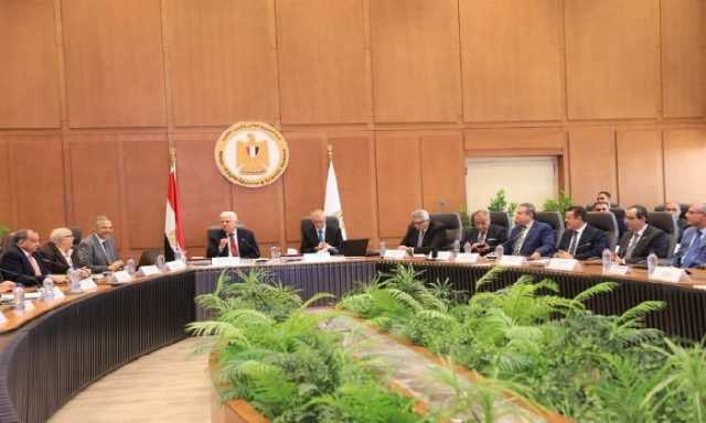رئيس جامعة المنصورة يشارك فى اجتماع مجلس الجامعات الأهلية