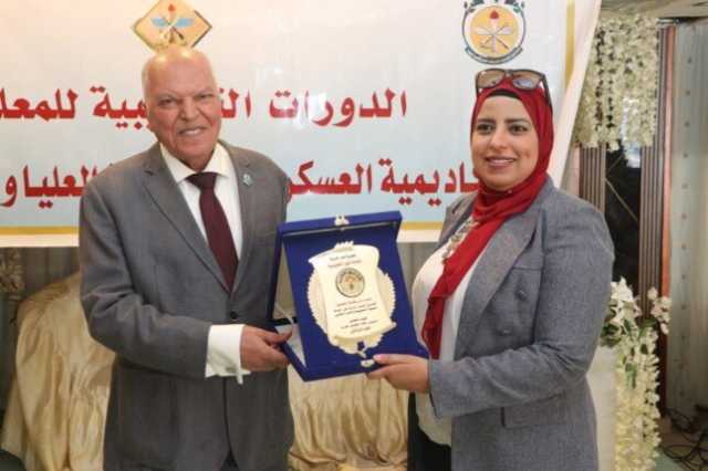 الزناتي يكافئ 5 معلمات ويعلن تكريم شهري للمتميزين