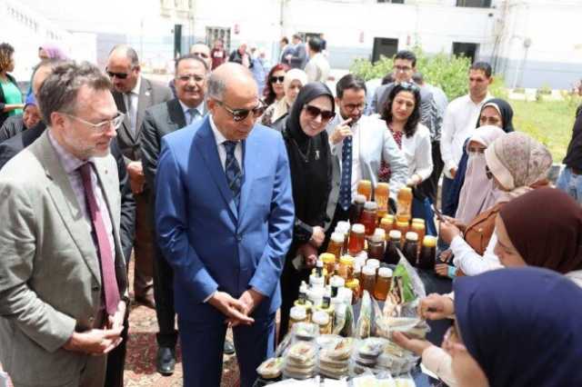 السفير الكندي بالمنيا: نتطلع لمزيد من التعاون والعمل المشترك لدعم المشروعات التنموية