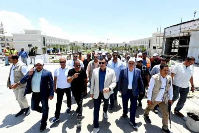 وزير الإسكان يتفقد أعمال إنشاء كوبري C3 وسكن لكل المصريين بالعلمين الجديدة