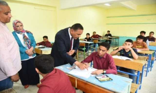 محافظ مطروح يتفقد إنطلاق ماراثون امتحانات الشهادة الإعدادية