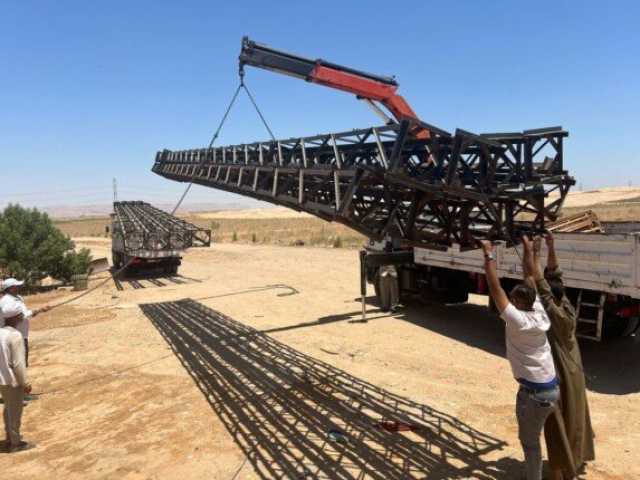 بدء تزويد مشروعات الظهير الصحراوي بالكهرباء.. الأقصر تفتح أبواب الاستثمار بمنطقة الـ 1000 فدان