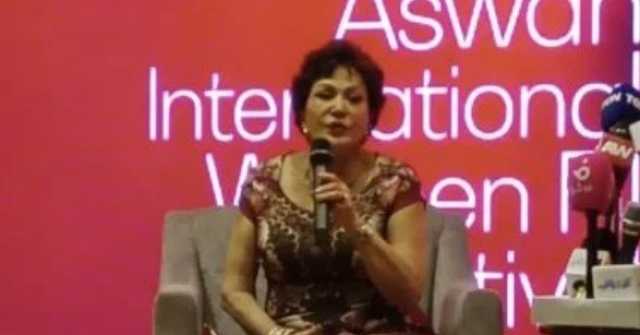 لبلبة عن شائعات وفاة عادل إمام: «شيء مؤذي ومش محترم»