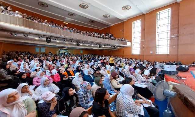 اقبال كثيف على المراجعات النهائية المجانية لطلاب الثانوية العامة ببورسعيد