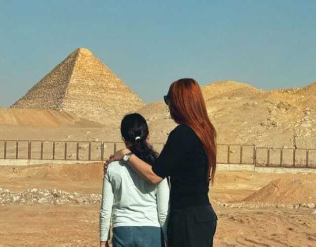 «الدنيا ممكن تغدر بينا».. رسالة مؤثرة من كارول سماحة لابنتها بعد وفاة زوجها