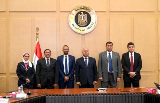 النقل توقع عقد تنفيذ أعمال البنية الأساسية لمشروع إعادة تأهيل ترام الرمل