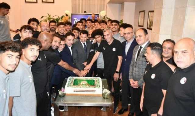 وزير الرياضة يدعم منتخب الشباب قبل مواجهة المغرب بكأس الأمم الإفريقية «صور»