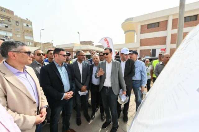 وزير الإسكان ومحافظ الجيزة يتفقدان محطة مياه منشأة القناطر المُرشحة