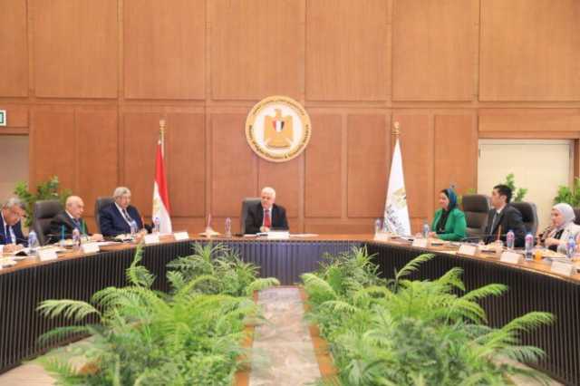 عاشور يترأس مجلس التخطيط والدراسات بأكاديمية البحث العلمي