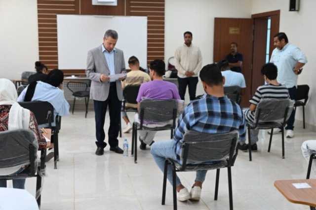 رئيس جامعة الغردقة يتفقد سير امتحانات كلية السياحة والفنادق