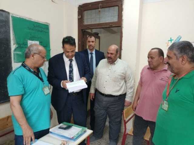 مدير تعليم الغربية يتفقد لجنة النظام والمراقبة لدبلوم المدارس الفنية الزراعية