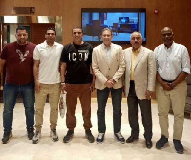 التحدى الليبي يكرم خالد جلال وجهازه بعد نهاية الموسم