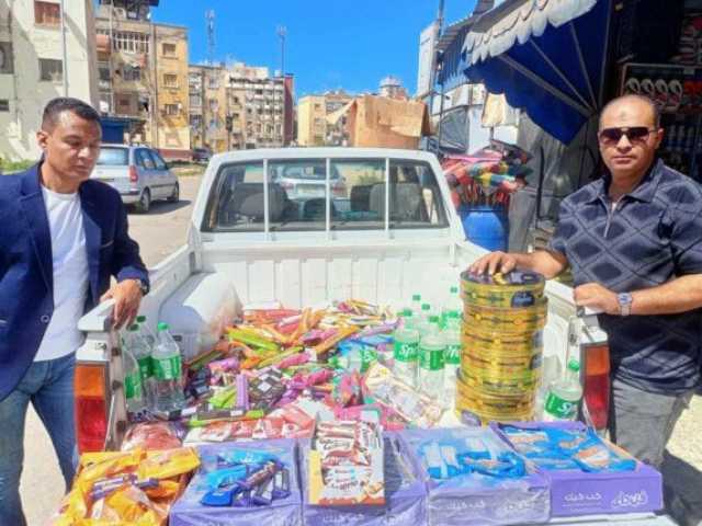 ضبط 575 سلعة منتهية الصلاحية بالزهور والمناخ خلال حملة تموينية ببورسعيد