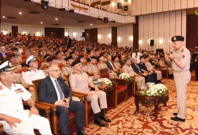 وزير الدفاع يشهد مناقشة البحث الرئيسي لهيئة البحوث العسكرية