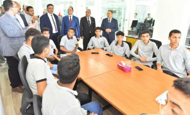 محافظ أسيوط يشهد فعاليات البرامج التدريبية المتخصصة لتأهيل شباب الخريجين على الوظائف الرقمية