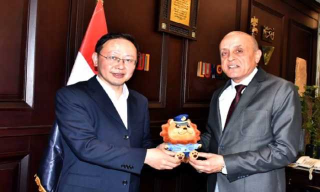 محافظ الأقصر يستقبل وفدًا صينيًا رفيع المستوى لبحث فرص الاستثمار السياحي والزراعي والطاقة