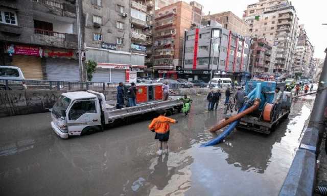 الدفع بـ 99 معدة متنوعة.. مياه الإسكندرية تواصل جهودها لسحب تجمعات الأمطار