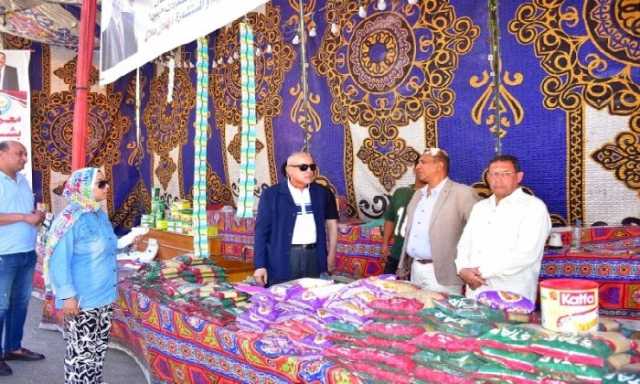 محافظ الأقصر يتفقد شوارع المدينة ويوجه بتحسين مستوى النظافة وضبط أسعار السلع