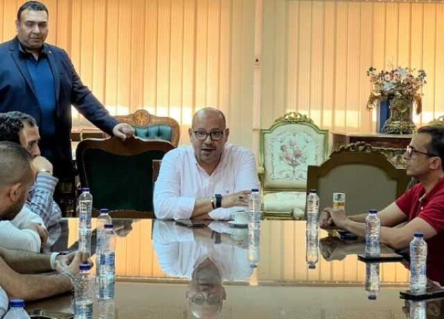 ياسر إدريس يستقبل وفد دبلومة الإدارة الرياضية بـ«فيفا»