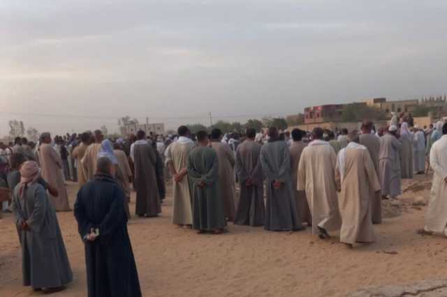 الكل بيبكي عليه.. تشييع جثمان «نجاح» ضحية بئر نجع حظ بالمنيا