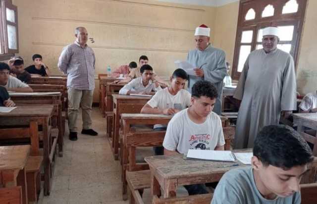 فى يومها الأول.. رئيس القليوبية الأزهرية يتابع امتحانات الشهادتين الإبتدائية والإعدادية
