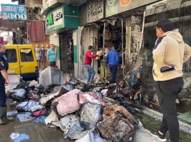 رئيس حى شرق بورسعيد تتابع السيطرة على حريق بأحد المحلات التجارية