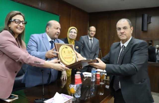كلية الاقتصاد والعلوم السياسية بجامعة القاهرة تنظم ملتقى التوظيف 2025