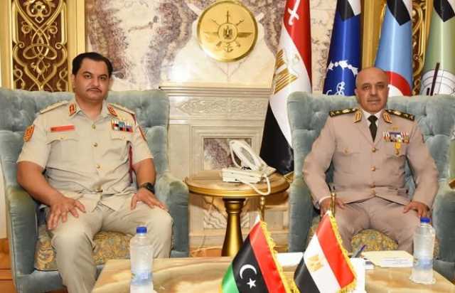 الفريق أحمد خليفة يلتقى رئيس أركان القوات البرية بالجيش الليبي