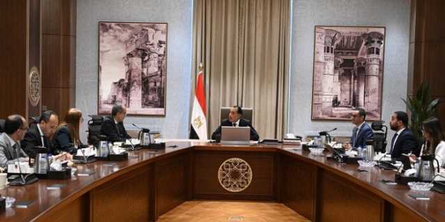 رئيس الوزراء يستعرض خطوات تنفيذ برنامج الطروحات الحكومية في قطاع الاتصالات