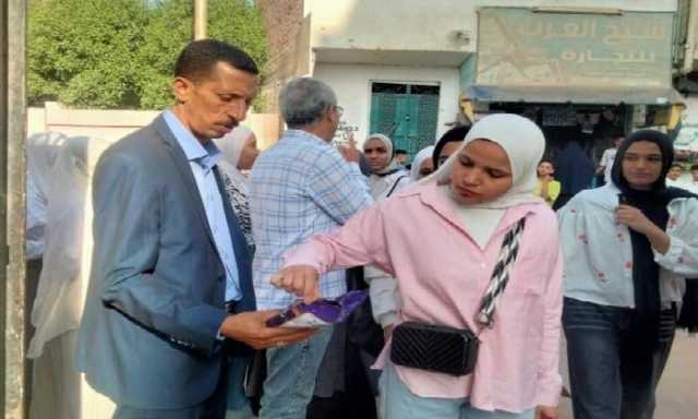 بمذاق الشوكولاتة.. مبادرة إنسانية تخفف توتر طلاب الإعدادية في إطسا بالفيوم