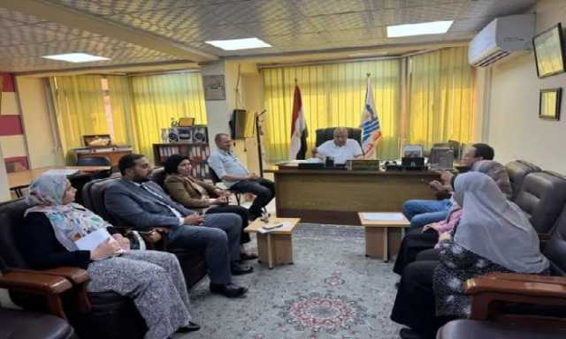 مدير صحة قنا يُناقش تفعيل الوحدات الصديقة للأم والطفل بأبوتشت
