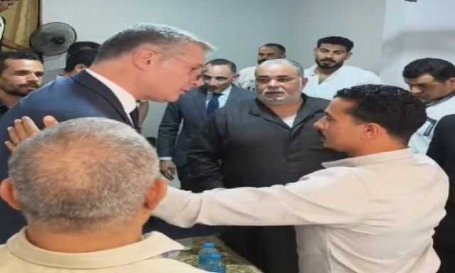 وزير البترول يقدم التعازى لأسرة الشهيد خالد عبد العزيز في مسقط رأسه بالدقهلية