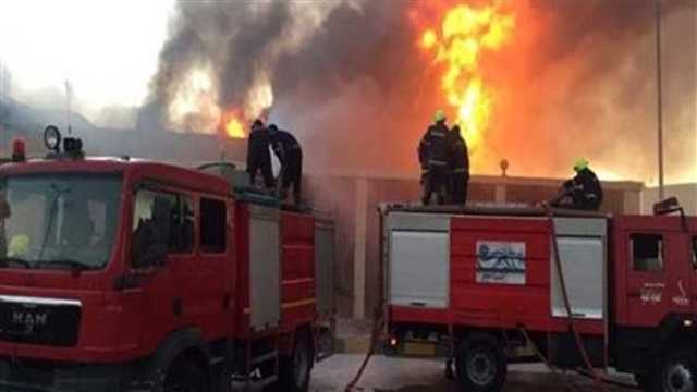 إصابة 5 أشخاص في حريق مصنع بلاستيك بشبرا الخيمة