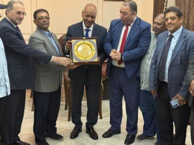 اتحاد الشباب العربي يكرم النائب مصطفى بكري لدوره في خدمة القضايا العربية